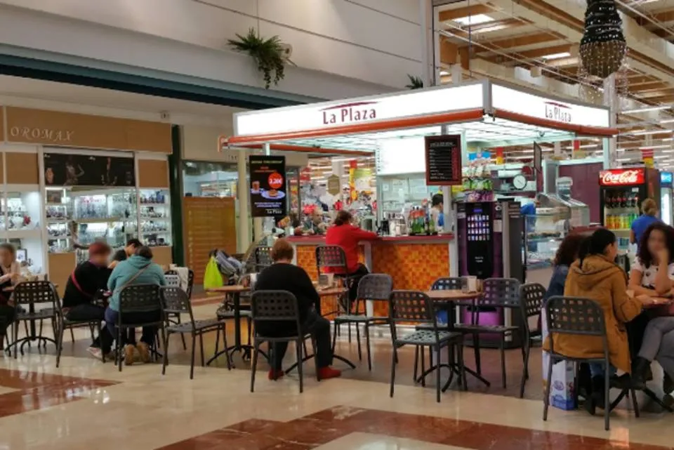 LA PLAZA